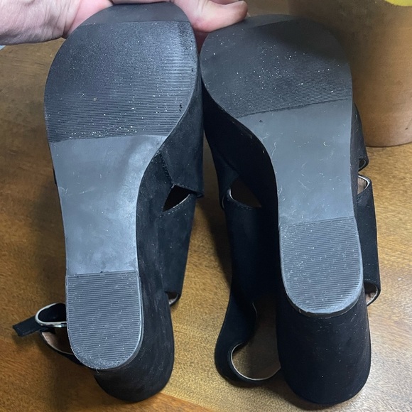 Madden Girl Black Wedge Sandals Faux black Suede size 9 - Picture 7 of 8